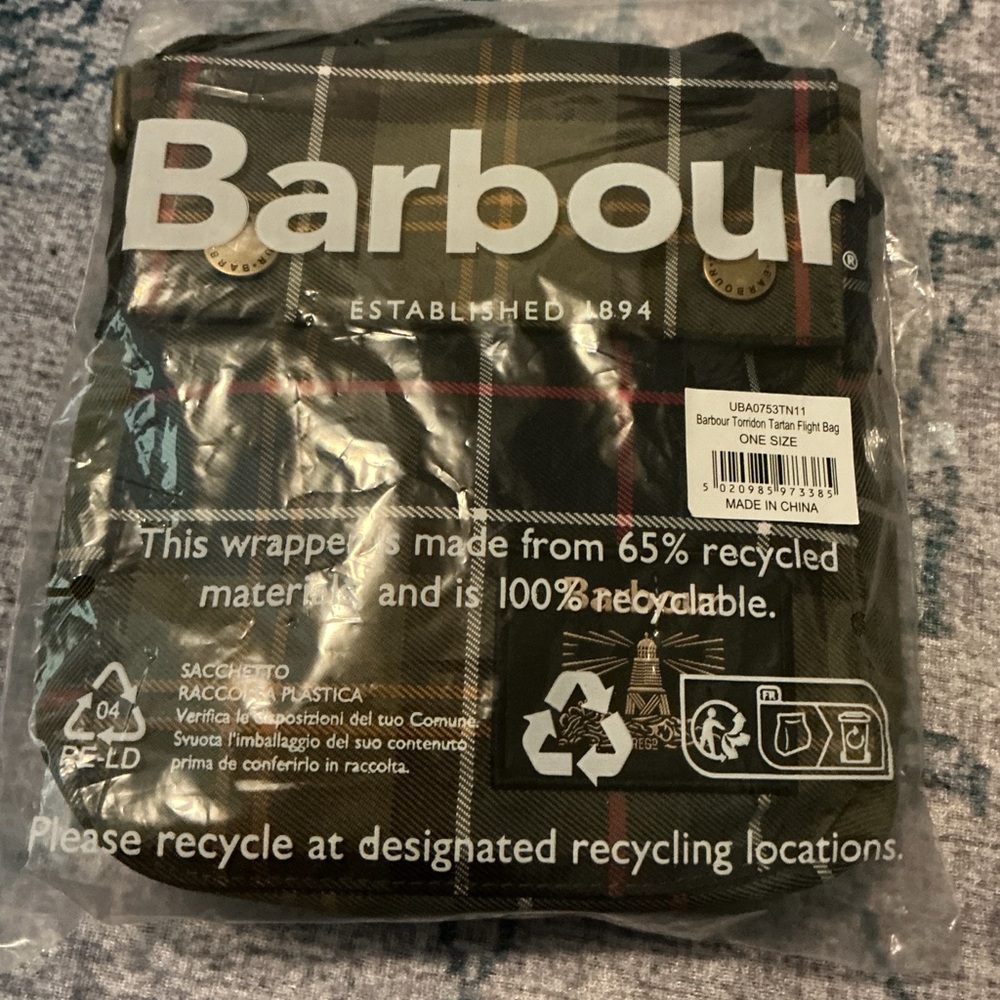 NWT BARBOUR Tartan Messenger flight bag w/ receipt